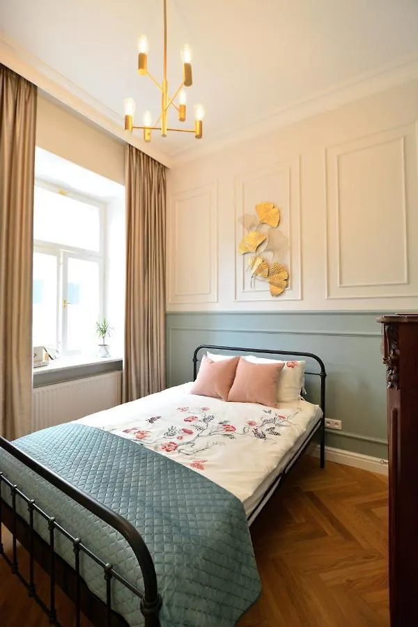 Apartament Pod Sowami - Warszawa, Ul. Okrzei Apartment Poland