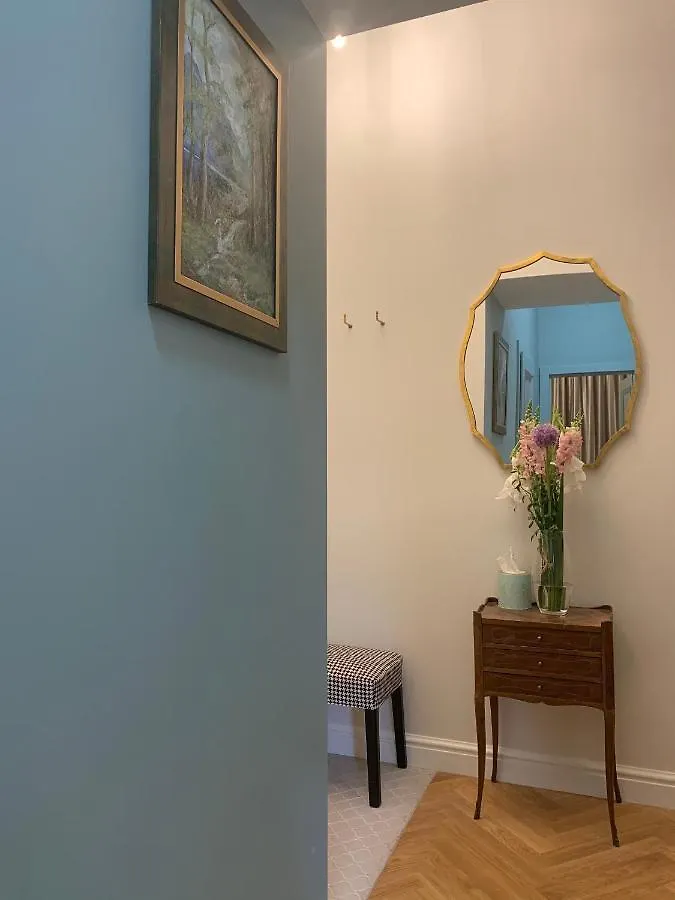 Apartament Pod Sowami - Warszawa, Ul. Okrzei Apartment