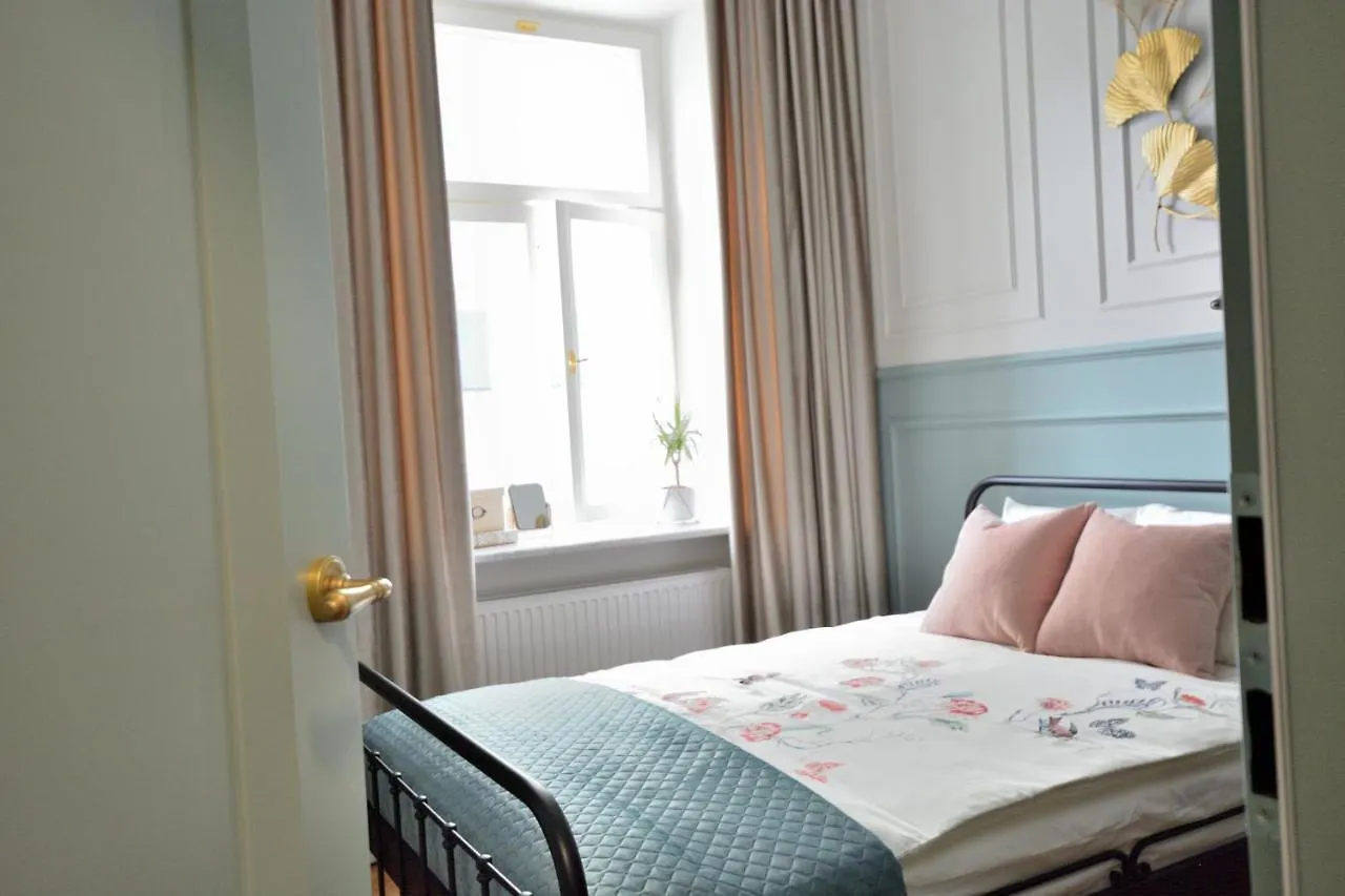 Apartament Pod Sowami - Warszawa, Ul. Okrzei Apartment Poland