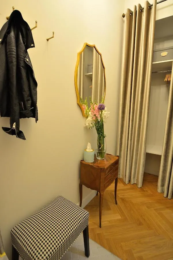 Apartament Pod Sowami - Warszawa, Ul. Okrzei Apartment