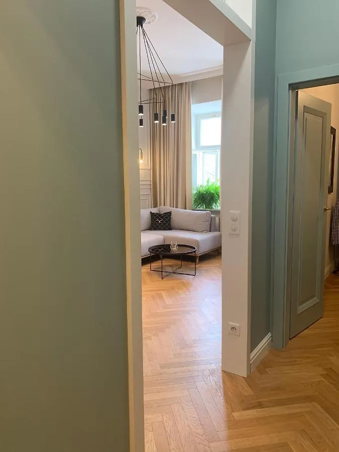 Apartament Pod Sowami - Warszawa, Ul. Okrzei Apartment 0*, Warsaw